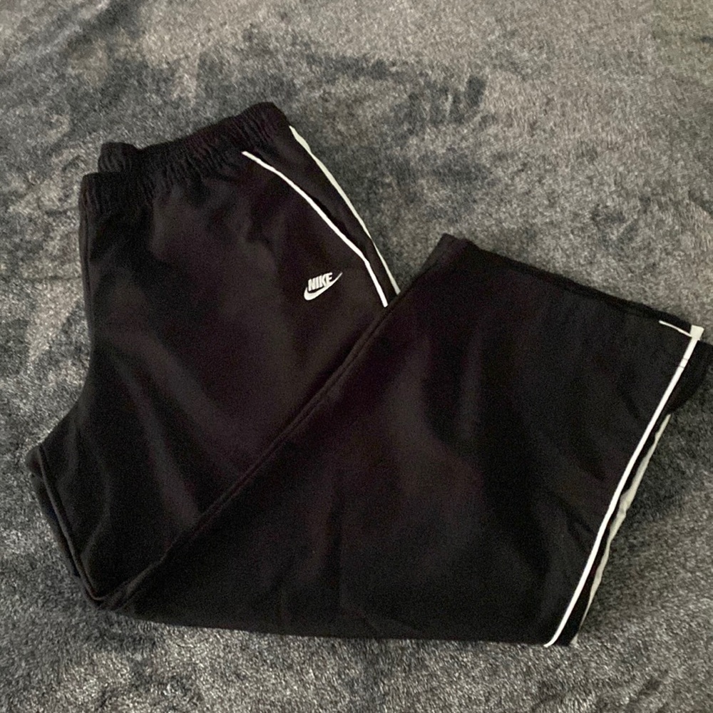 Women’s Nike size Small cropped joggers
